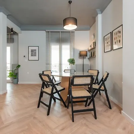 Lucory Urban Penthouse Lägenhet